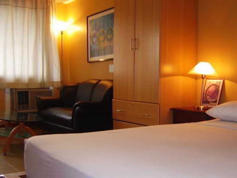 Sir William'S Hotel Quezon City Ngoại thất bức ảnh